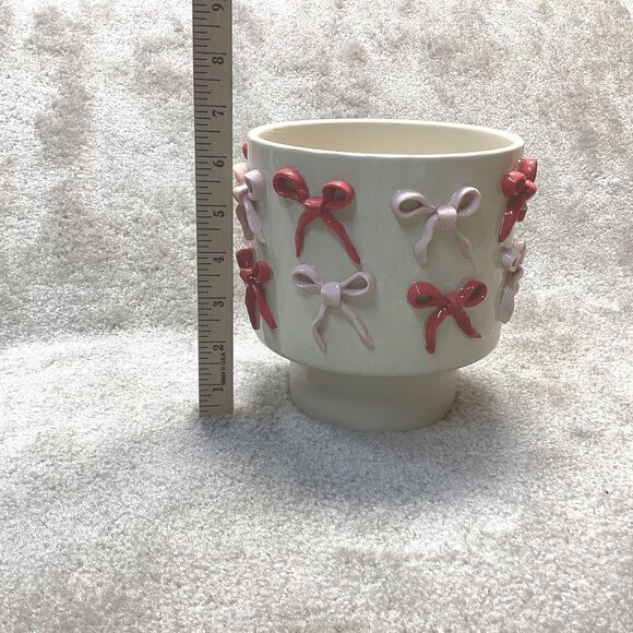 Ceramic Vase With Decorative Bow Design - Picture 4 of 5